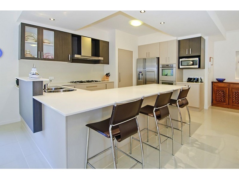 98 Compass Drive, Biggera Waters QLD 4216