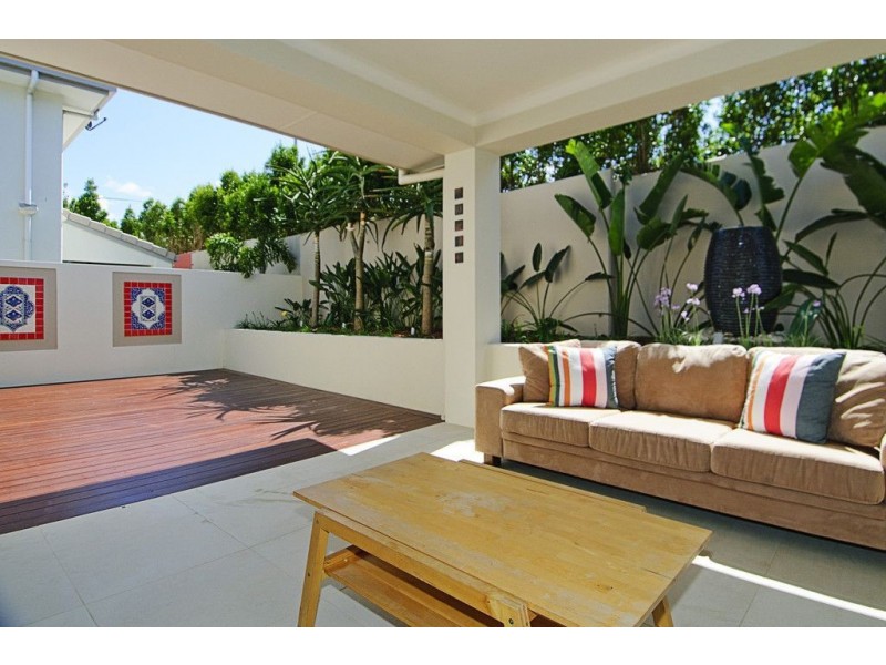 98 Compass Drive, Biggera Waters QLD 4216