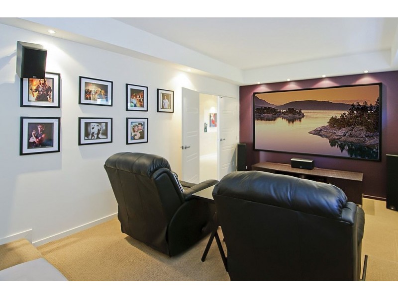 98 Compass Drive, Biggera Waters QLD 4216