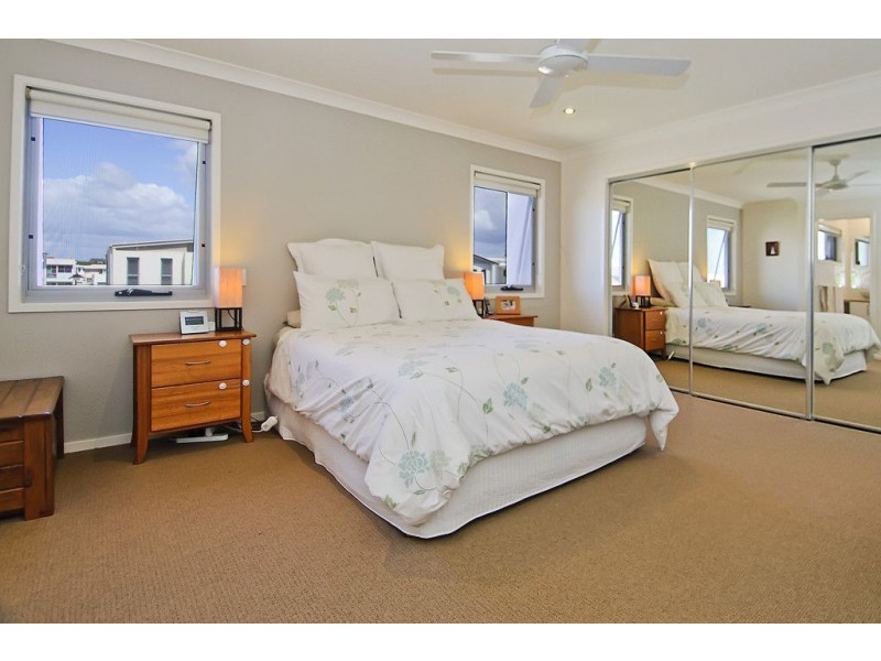 98 Compass Drive, Biggera Waters QLD 4216