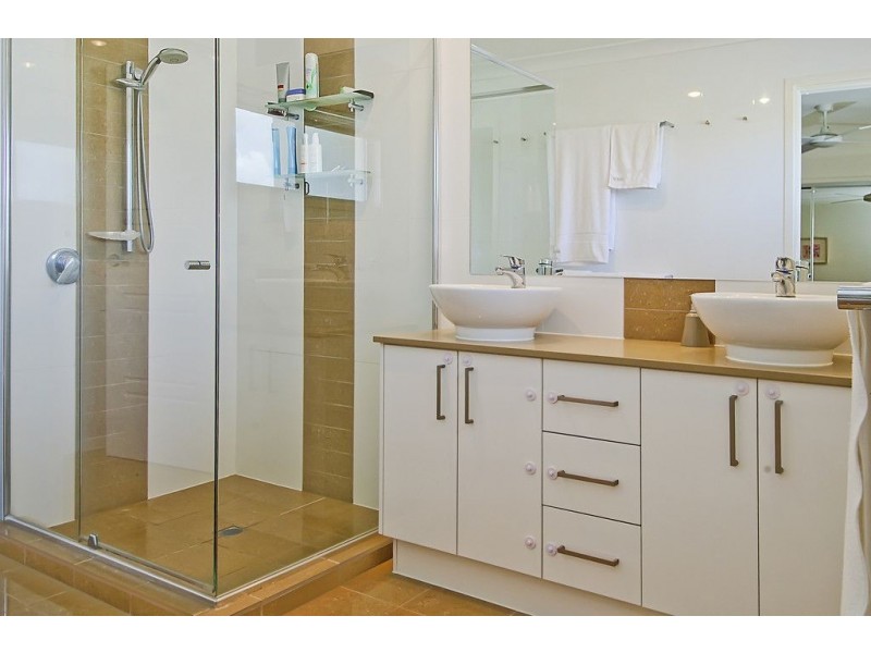 98 Compass Drive, Biggera Waters QLD 4216