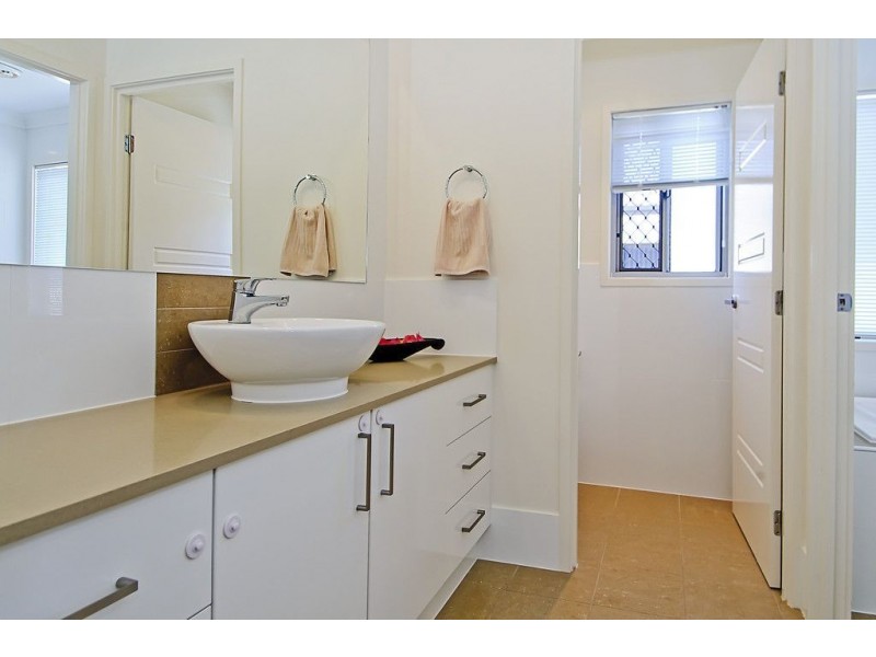 98 Compass Drive, Biggera Waters QLD 4216