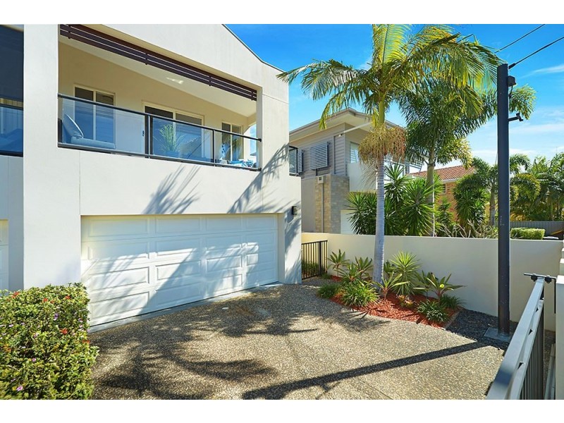 2/36 Victor Avenue, Paradise Point QLD 4216