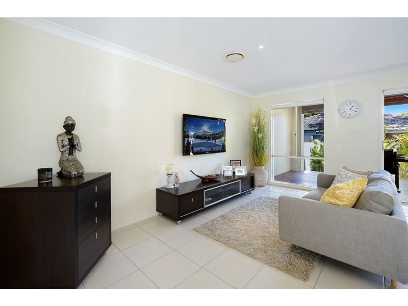 2/36 Victor Avenue, Paradise Point QLD 4216