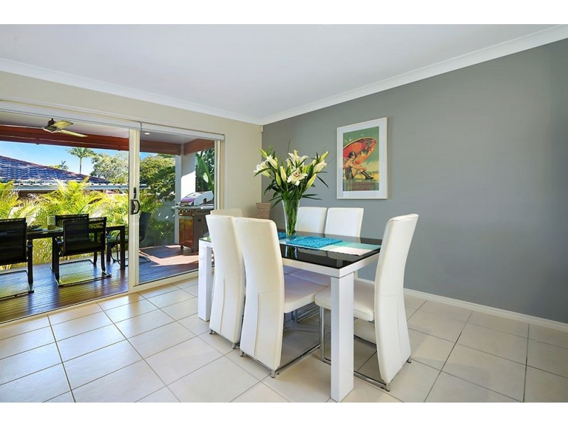 2/36 Victor Avenue, Paradise Point QLD 4216