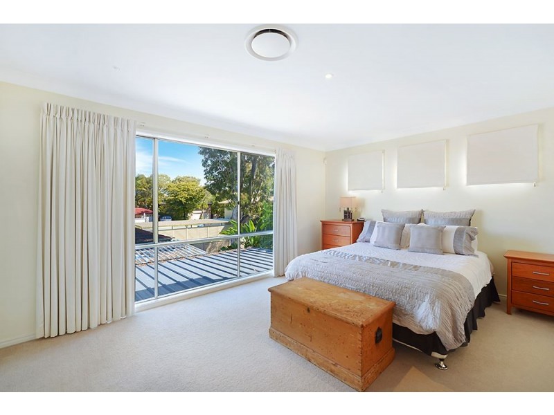 2/36 Victor Avenue, Paradise Point QLD 4216