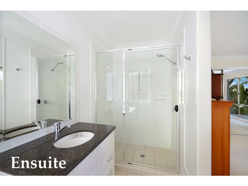2/36 Victor Avenue, Paradise Point QLD 4216