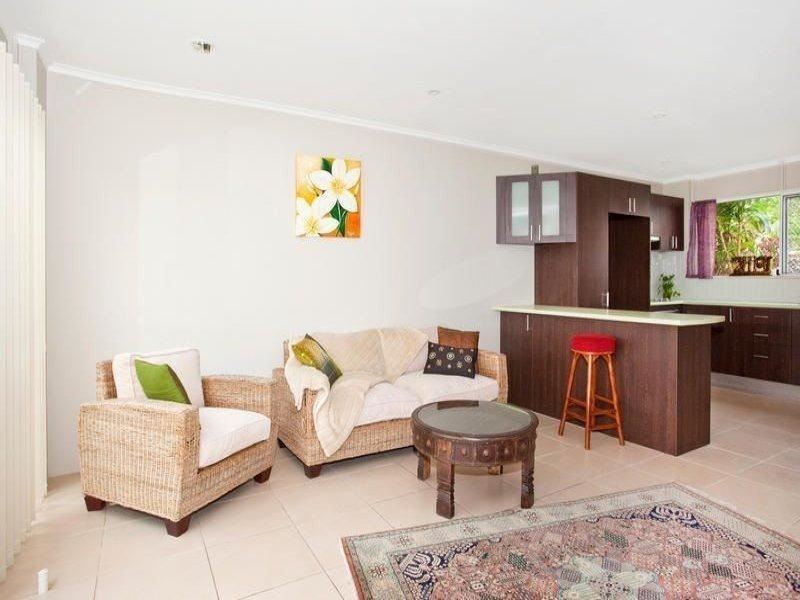 1/2 Sunshine Boulevard, Broadbeach Waters QLD 4218