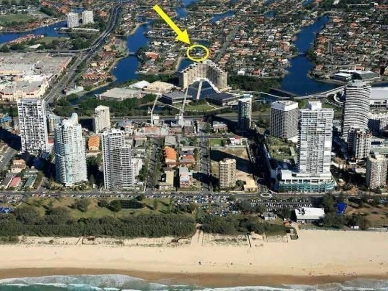 1/2 Sunshine Boulevard, Broadbeach Waters QLD 4218