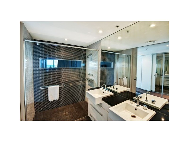 89 Surf Parade, Broadbeach QLD 4218