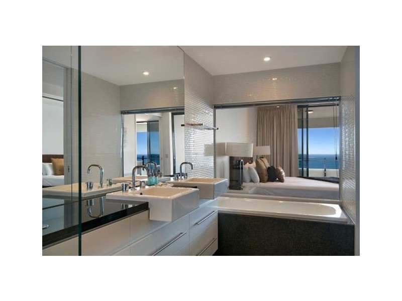 89 Surf Parade, Broadbeach QLD 4218