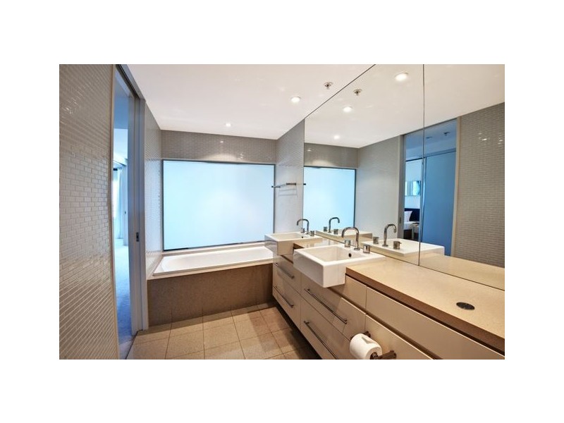 89 Surf Parade, Broadbeach QLD 4218
