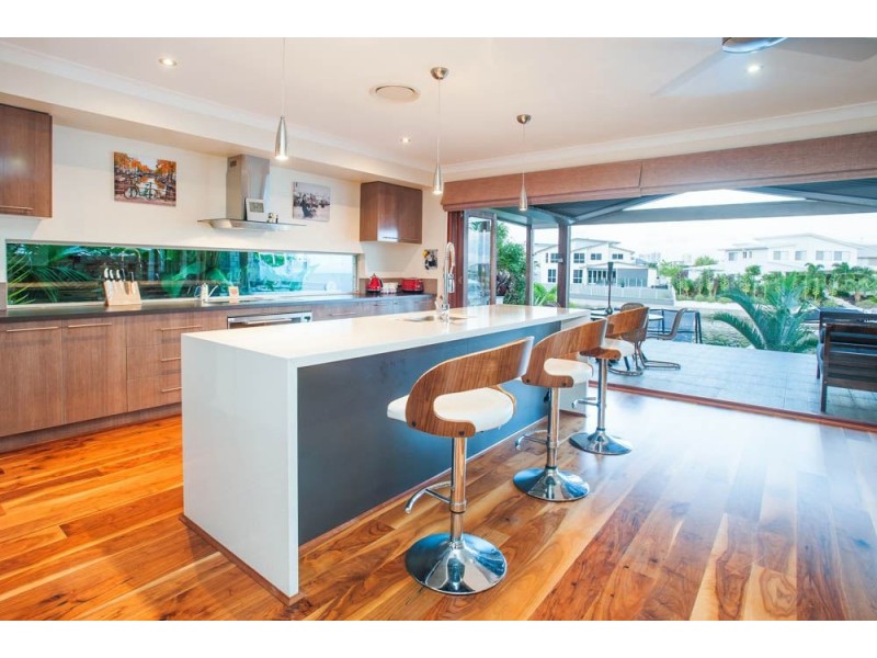 69 Compass Drive, Biggera Waters QLD 4216