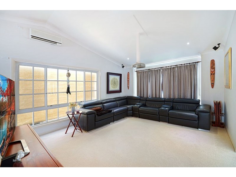 44 Oxley Drive, Paradise Point QLD 4216