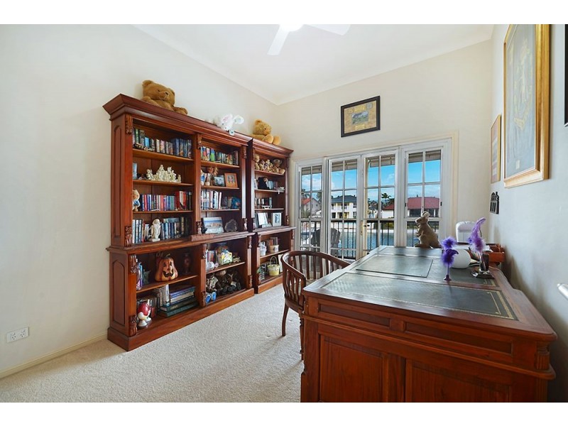 44 Oxley Drive, Paradise Point QLD 4216