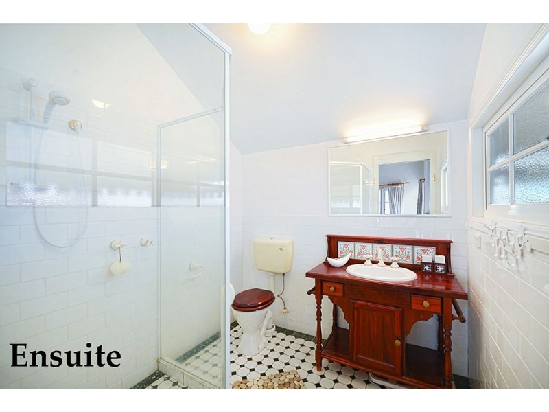 44 Oxley Drive, Paradise Point QLD 4216