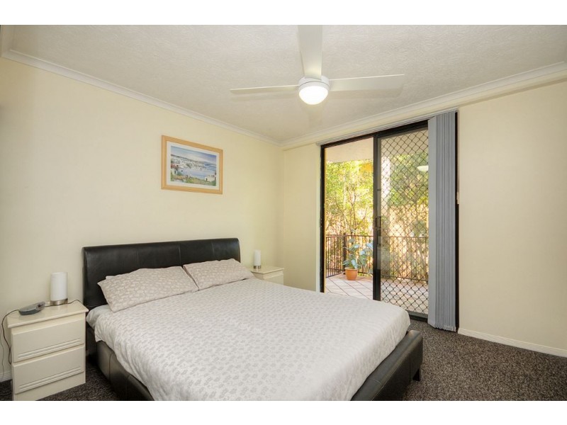 10/10 Bath Street, Labrador QLD 4215