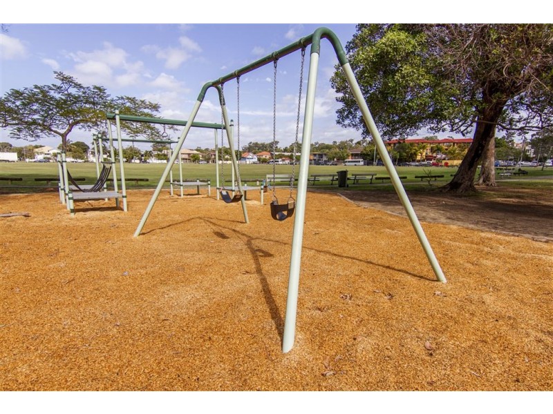 10/10 Bath Street, Labrador QLD 4215