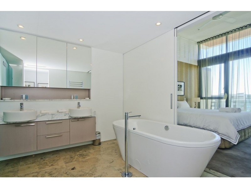 4601/323 Bayview Street, Hollywell QLD 4216