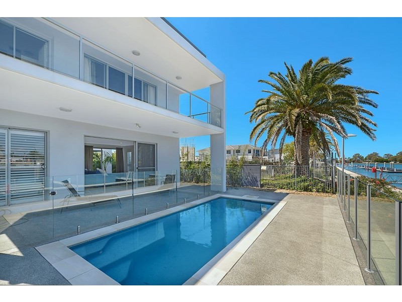 46 Harbour Rise, Hope Island QLD 4212