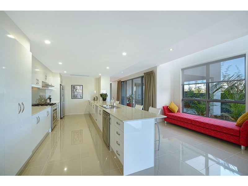 46 Harbour Rise, Hope Island QLD 4212