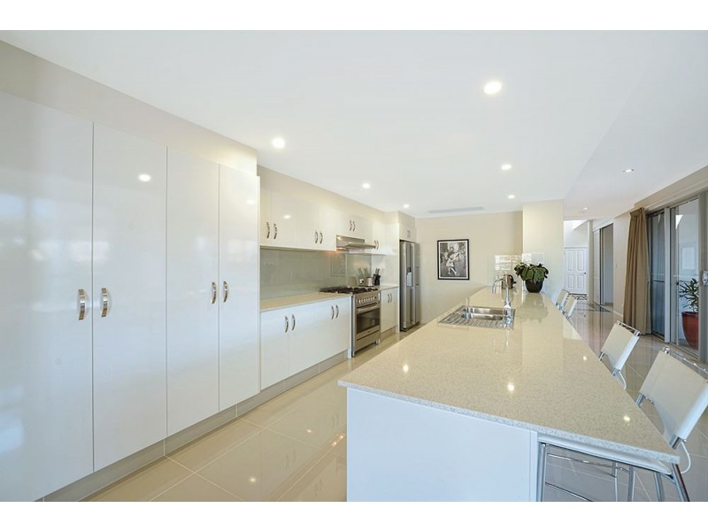 46 Harbour Rise, Hope Island QLD 4212