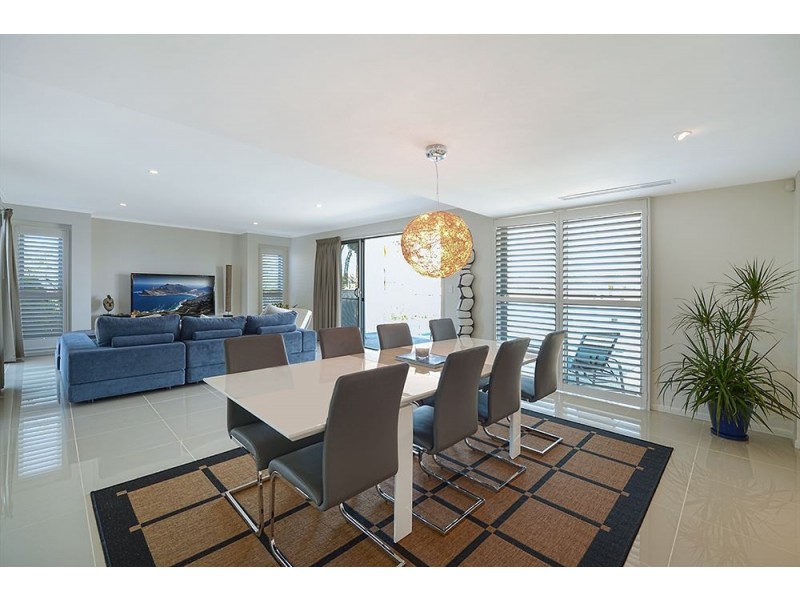 46 Harbour Rise, Hope Island QLD 4212