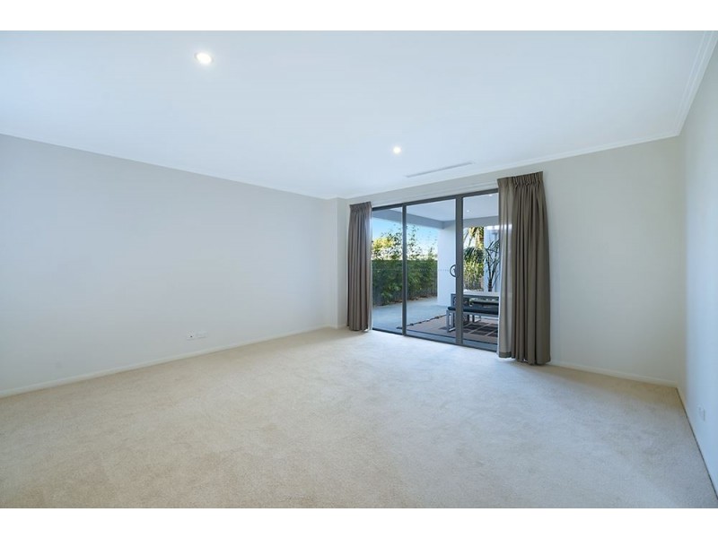 46 Harbour Rise, Hope Island QLD 4212