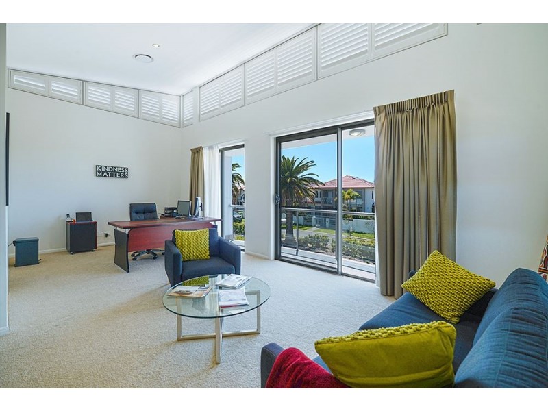 46 Harbour Rise, Hope Island QLD 4212