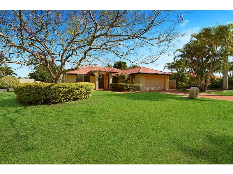 8 Ballybunyon Crescent, Hope Island QLD 4212