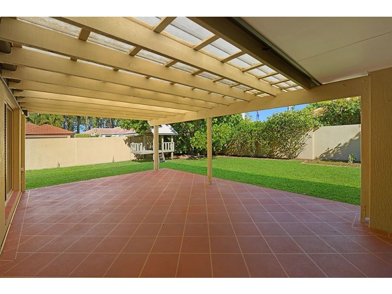 8 Ballybunyon Crescent, Hope Island QLD 4212