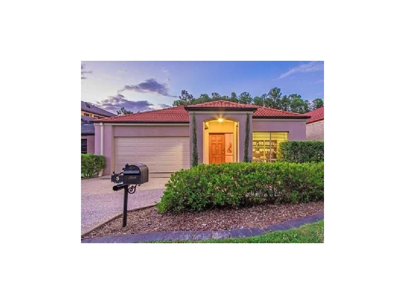 5 Ranier Crescent, Varsity Lakes QLD 4227