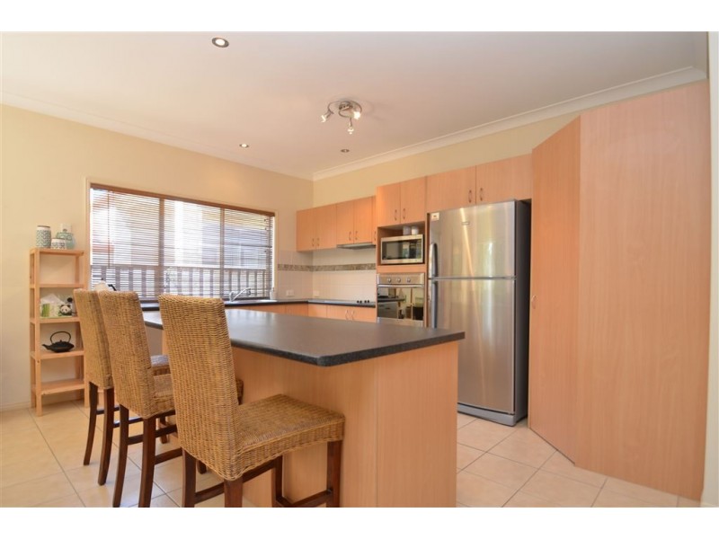 5 Ranier Crescent, Varsity Lakes QLD 4227