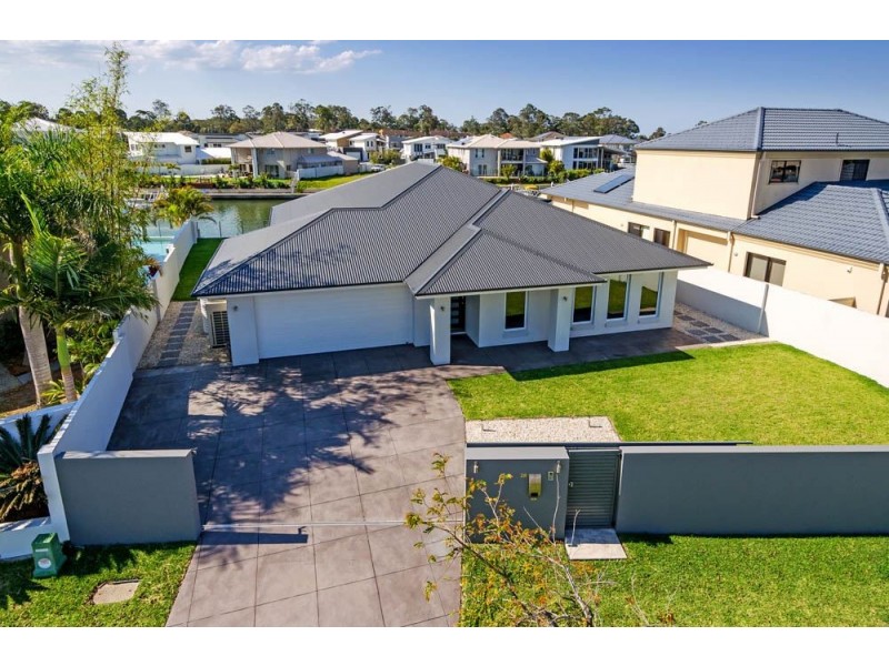 28 Middle Quay, Biggera Waters QLD 4216