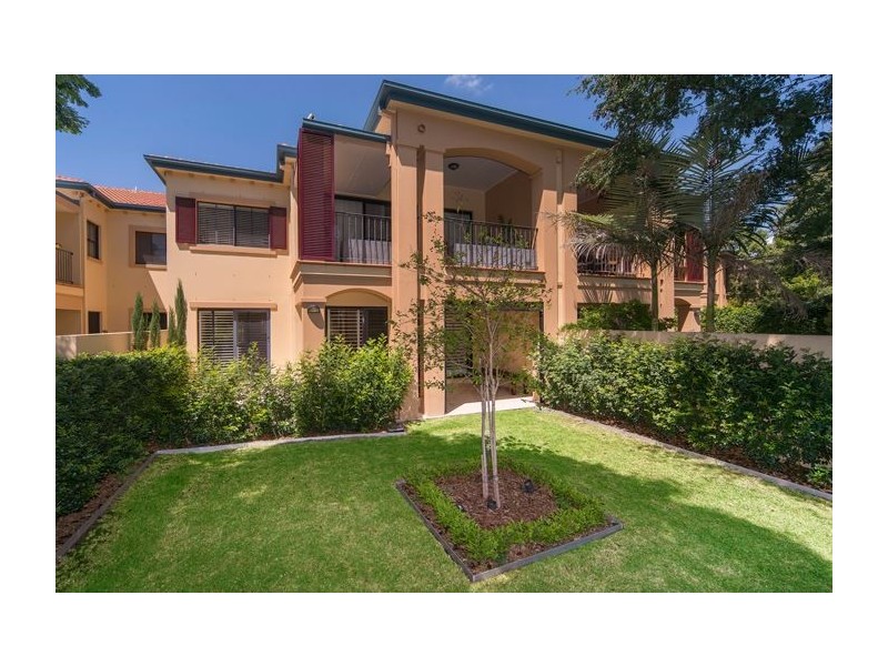 3211 Palladian Drive, Hope Island QLD 4212