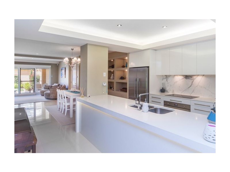 3211 Palladian Drive, Hope Island QLD 4212