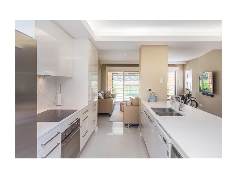 3211 Palladian Drive, Hope Island QLD 4212