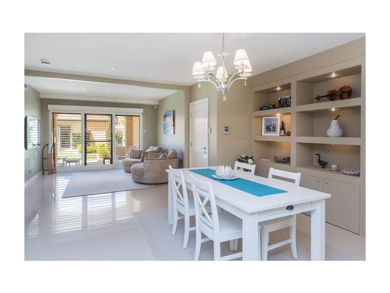 3211 Palladian Drive, Hope Island QLD 4212