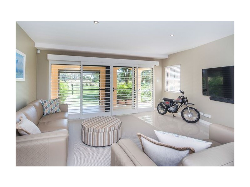 3211 Palladian Drive, Hope Island QLD 4212