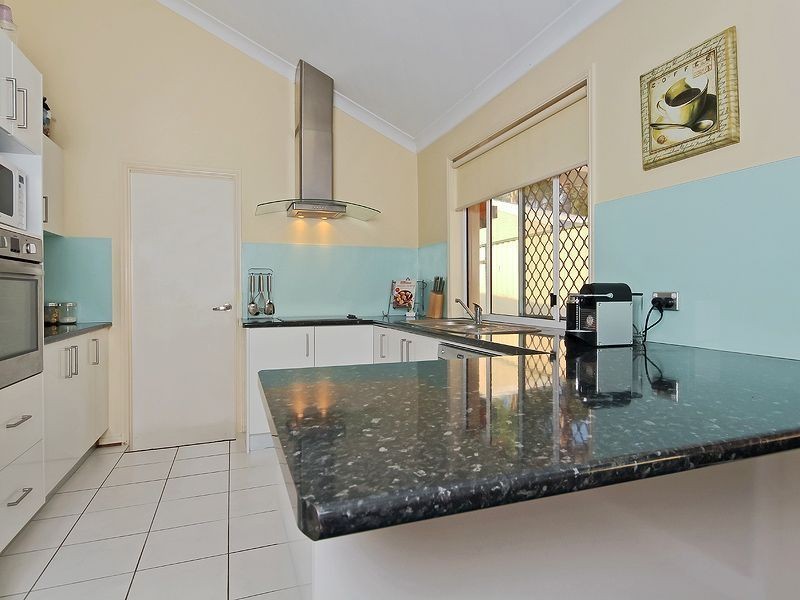 37 Huntingdale Cres, Robina QLD 4226