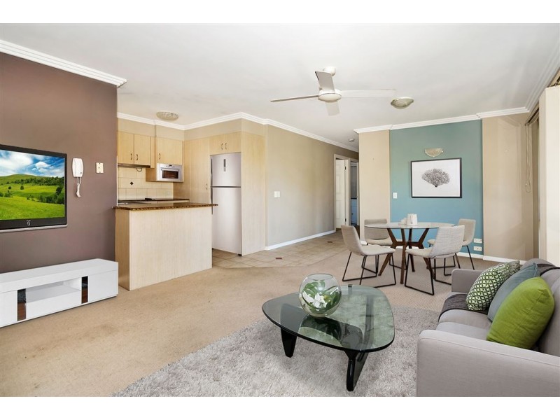 6/22 First Avenue, Broadbeach QLD 4218