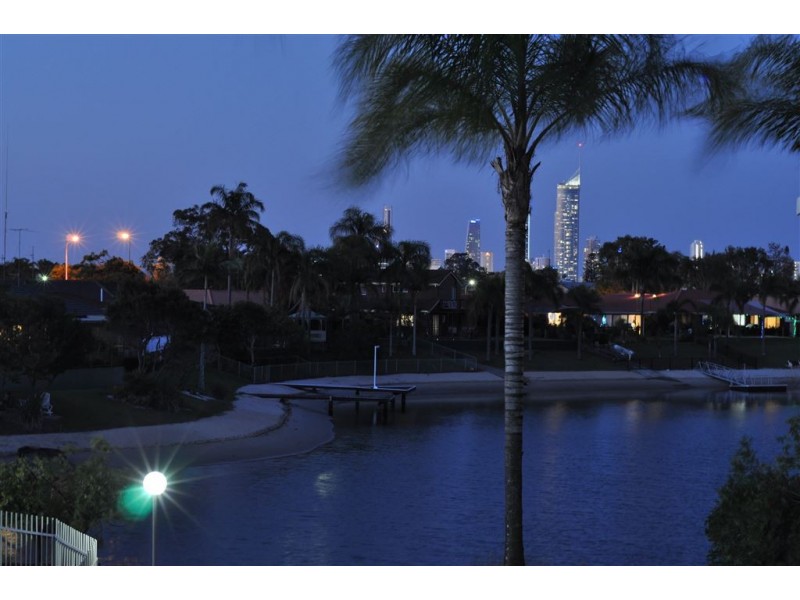 11/14 Dunlop Court, Mermaid Waters QLD 4218