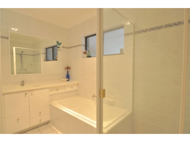 11/14 Dunlop Court, Mermaid Waters QLD 4218