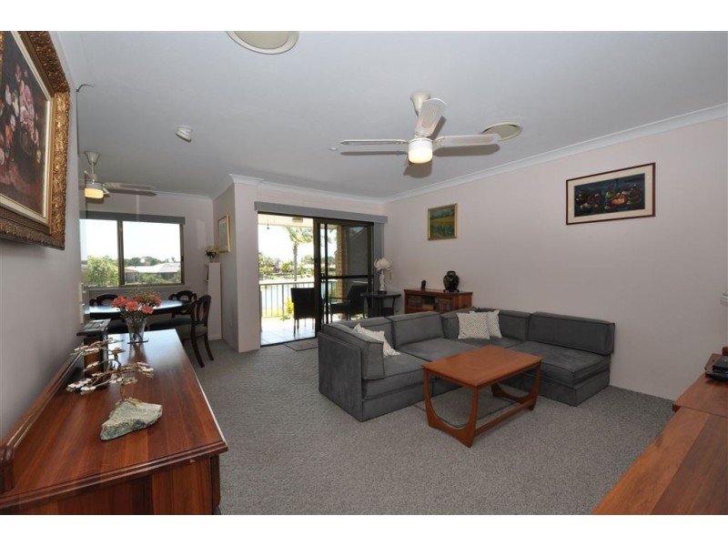 11/14 Dunlop Court, Mermaid Waters QLD 4218