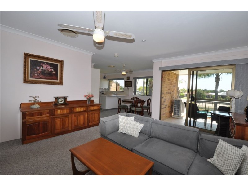 11/14 Dunlop Court, Mermaid Waters QLD 4218