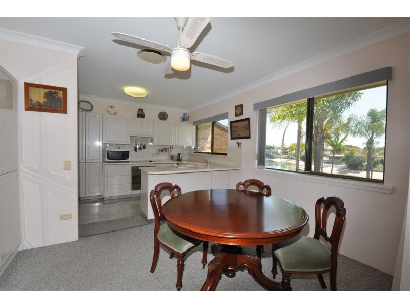 11/14 Dunlop Court, Mermaid Waters QLD 4218