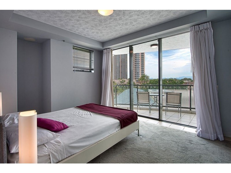 1006B/2865 Gold Coast Highway, Surfers Paradise QLD 4217