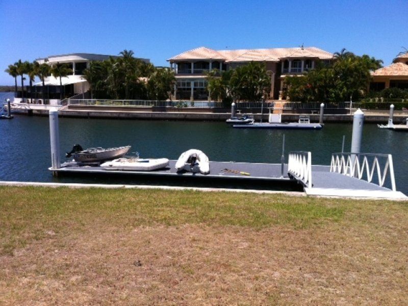 1 The Peninsula, Sovereign Islands QLD 4216