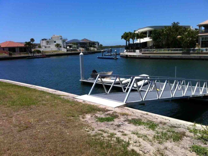 1 The Peninsula, Sovereign Islands QLD 4216