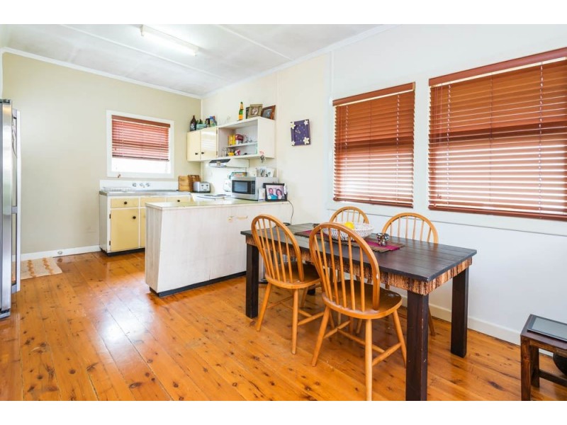 11 Parr Street, Biggera Waters QLD 4216